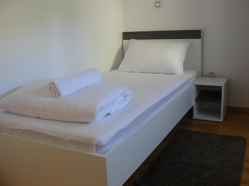 My Nest Accommodation Privlaka  Ngoại thất bức ảnh
