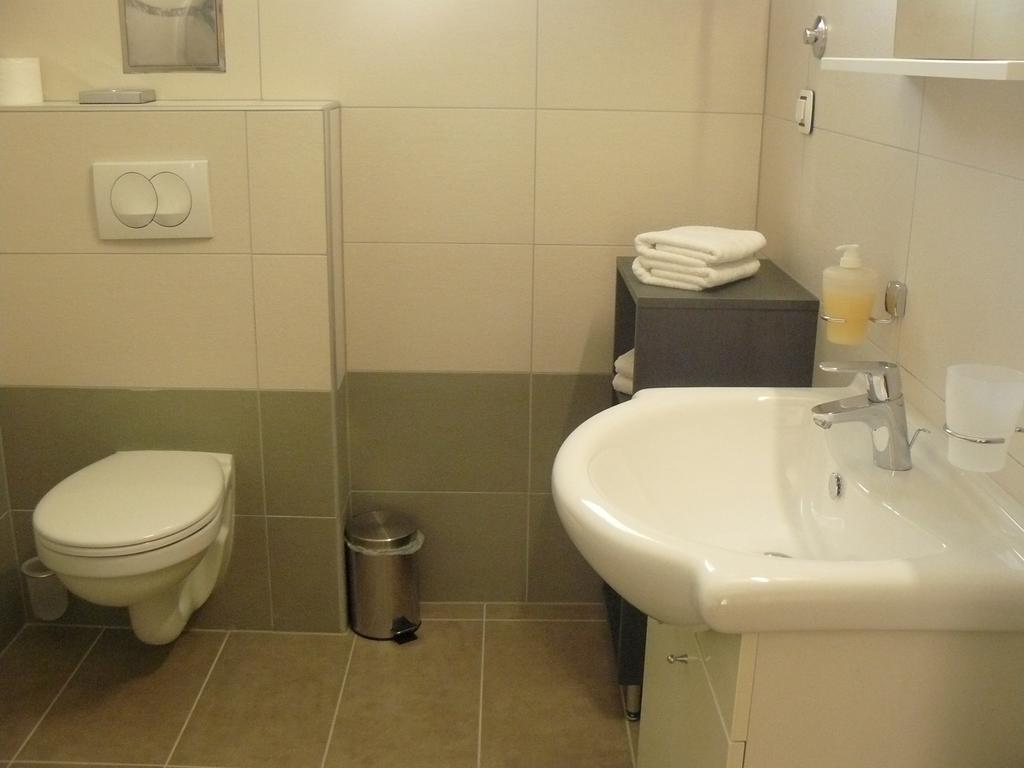 My Nest Accommodation Privlaka  Ngoại thất bức ảnh